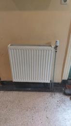 Twee Radiatoren inclusief radiatorkraan, Doe-het-zelf en Verbouw, Verwarming en Radiatoren, Ophalen, 30 tot 80 cm, Gebruikt, Radiator