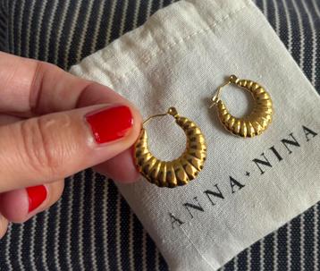 Anna + Nina croissant creolen, goldplated oorbellen, setje beschikbaar voor biedingen