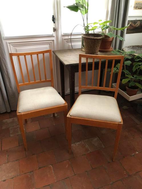 AUTHENTIEKE SPIJLEN STOELEN HOUT LINNEN ZITTING ZGSTAAT!, Huis en Inrichting, Stoelen, Gebruikt, Twee, Hout, Stof, Ophalen