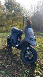70cc gillera typhoon, Fietsen en Brommers, Scooters | Piaggio, Ophalen, Zo goed als nieuw, Tweetakt, Overige modellen