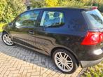Volkswagen Golf 1.6 16V FSI 85KW 3D 2004 Zwart, Auto's, Voorwielaandrijving, 4 cilinders, 620 kg, Zwart