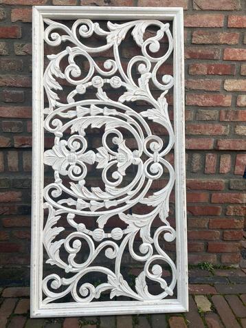 Houten wanddecoratie beschikbaar voor biedingen