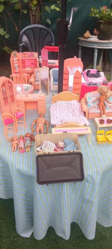 barbie meubeltjes beschikbaar voor biedingen
