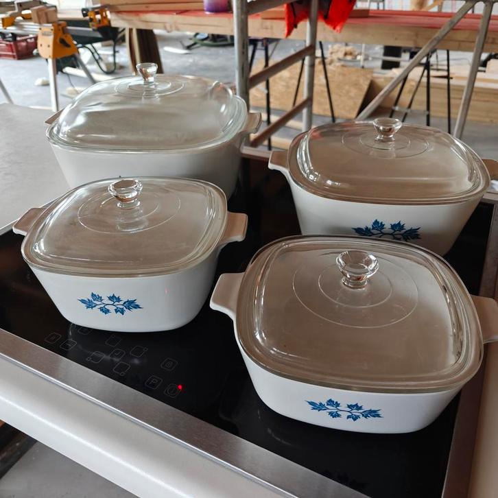 Pyroflam. Pannen jaren 70. Vintage pannenset. Oven schalen, Huis en Inrichting, Keuken | Potten en Pannen, Zo goed als nieuw, Pannenset