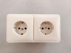 13x Peha dubbel stopcontact met randaarde standaard creme, Doe-het-zelf en Verbouw, Elektra en Kabels, Ophalen of Verzenden, Zo goed als nieuw