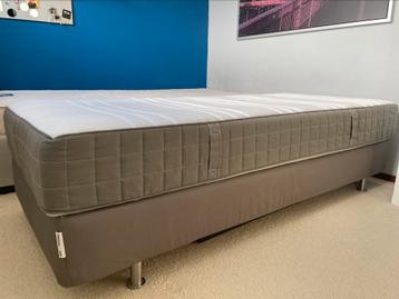 Ikea Engerdal boxspring met Hovag pocketvering matras. 