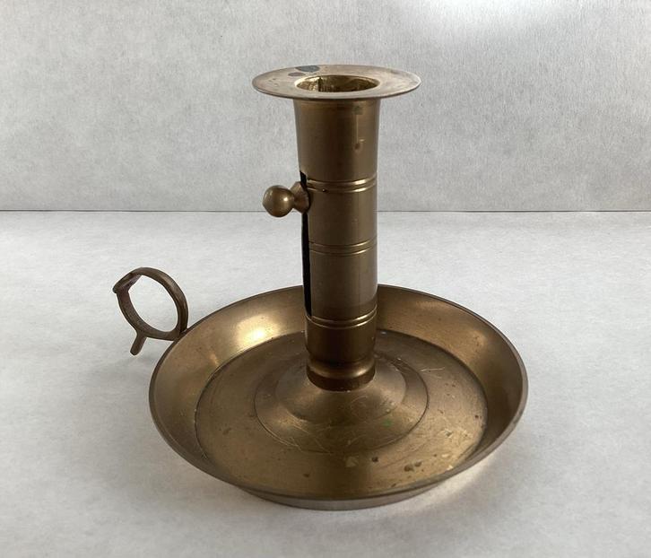 Vintage Messing kandelaar met handvat en schuifmechanisme, Antiek en Kunst, Antiek | Kandelaars, Overige materialen, Ophalen of Verzenden