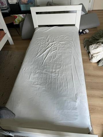 Wit bed 180x90cm. Met/zonder matras/lakens etc