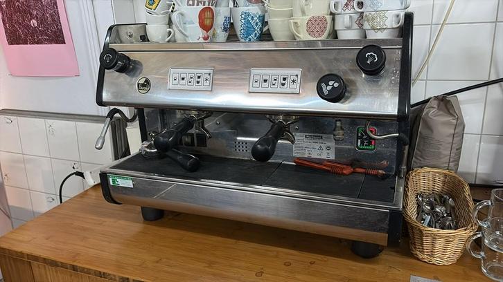 La Pavoni 2 groeps lopend onderhoudscontract, Witgoed en Apparatuur, Koffiezetapparaten, Zo goed als nieuw, Koffiebonen, Espresso apparaat