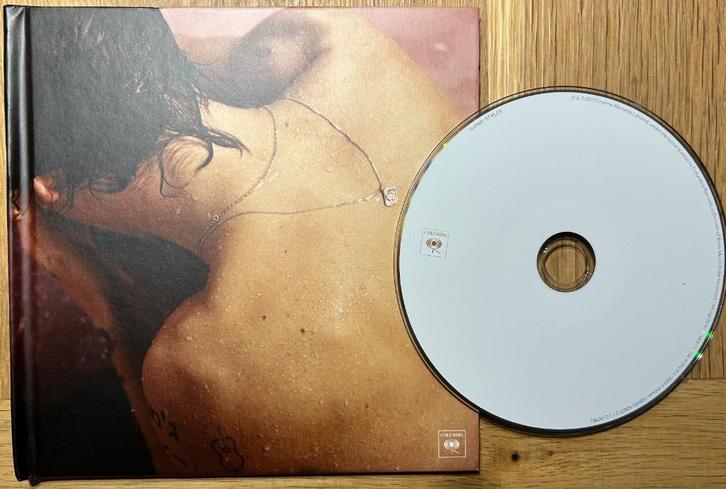HARRY STYLES - Harry Styles ( CD; limited hardcover ed. ), Cd's en Dvd's, Cd's | Pop, Zo goed als nieuw, 2000 tot heden, Ophalen of Verzenden