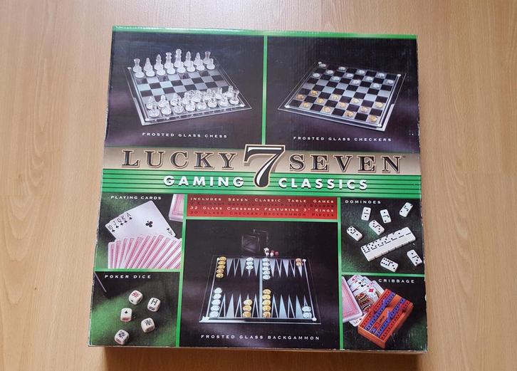 NIEUW Lucky 7 classic: 7 bord & dobbelspelen in 1, Hobby en Vrije tijd, Gezelschapsspellen | Bordspellen, Nieuw, Ophalen of Verzenden