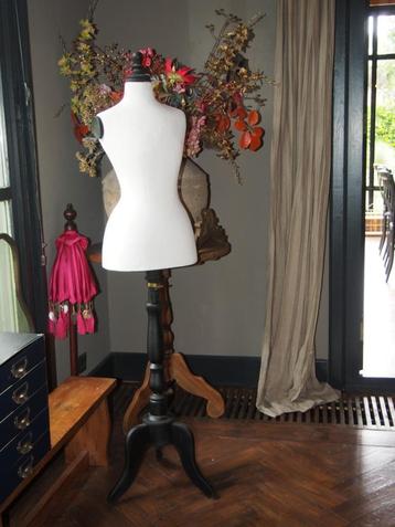 Oude Kinder Paspop beschikbaar voor biedingen