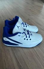 jordan max aura 5 (GS) maat 38,5, Sport en Fitness, Ophalen of Verzenden, Zo goed als nieuw, Schoenen