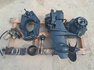 Zeer nette volvo penta aq80 staartstuk met tilt compleet! beschikbaar voor biedingen