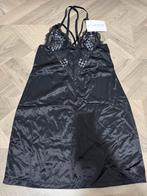 Onder jurk maat 40, Verzenden