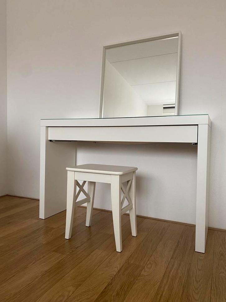 Witte make up tafel met spiegel en krukje, Huis en Inrichting, Tafels | Kaptafels, Zo goed als nieuw, 100 tot 150 cm, 50 tot 100 cm