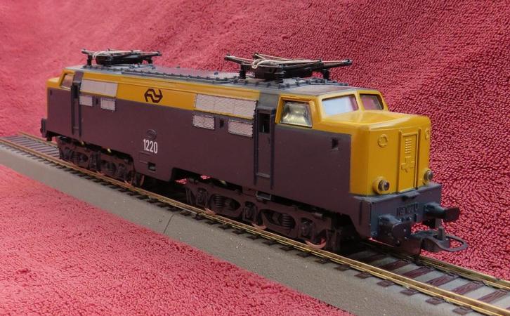 Lima NS 1200, Hobby en Vrije tijd, Modeltreinen | H0, Zo goed als nieuw, Locomotief, Gelijkstroom, Lima, NS, Ophalen of Verzenden