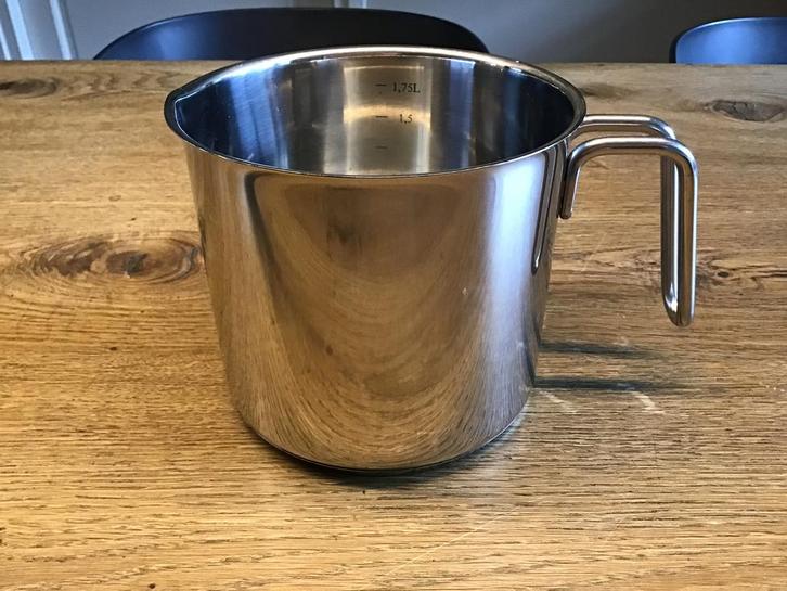 GROTE RVS “ MELK/SAUS KOKER” zgan, Huis en Inrichting, Keuken | Potten en Pannen, Ophalen of Verzenden