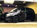 Volkswagen Touran 1.4 TSI 140pk/NAVI/7 zits/Stoelverw/PDC, Auto's, Voorwielaandrijving, Zwart, 4 cilinders, 7 stoelen