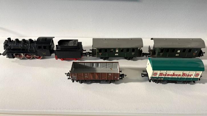 Complete Fleischmann treinset met loc, wagons en veel rails, Hobby en Vrije tijd, Modeltreinen | H0, Zo goed als nieuw, Treinset
