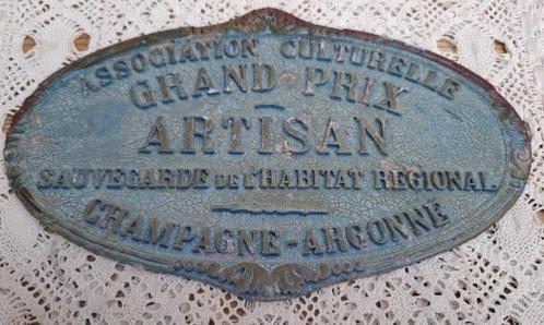 Frans metalen prijs schild met mooi licht groen patina, Antiek en Kunst, Curiosa en Brocante, Ophalen of Verzenden