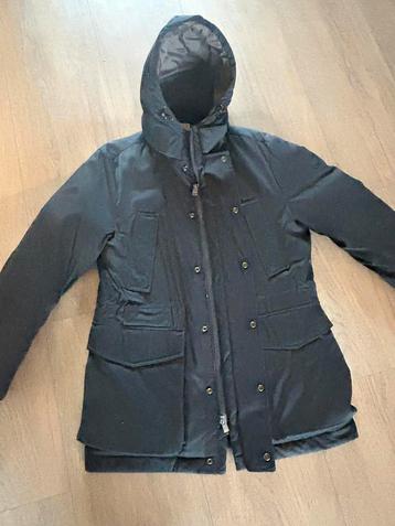 Hugo Boss winterparka maat (M) 48 beschikbaar voor biedingen