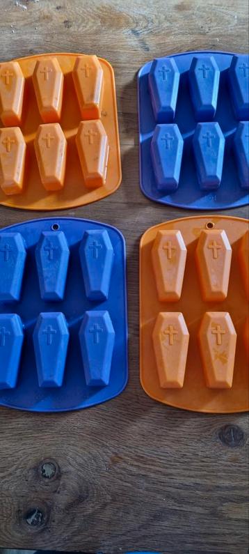 Halloween Cake Vormpjes - Grafvorm beschikbaar voor biedingen