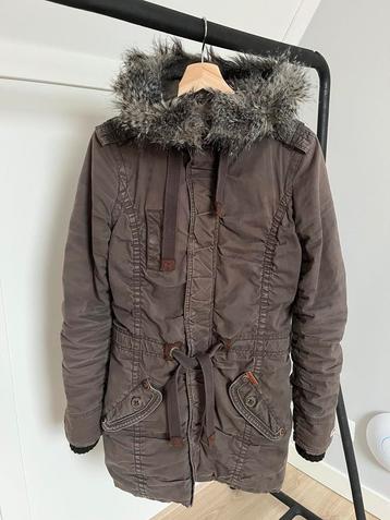 Khujo Winterjas khaki, maat M beschikbaar voor biedingen