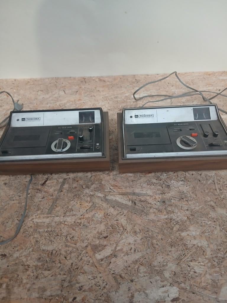 2x Vintage Toshiba KT-403D Cassettedeck, Gebruikt, Info@toshiba.co.jp, Ophalen of Verzenden, Tokyo, Japan