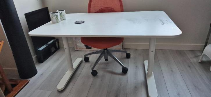 Bekant (Trotten) bureau in hoogte verstelbaar 120-80 cm, Huis en Inrichting, Bureaus, Gebruikt, Bureau, In hoogte verstelbaar