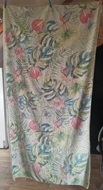 Nieuw :vrolijk badlaken/strandlaken, Ophalen of Verzenden, Nieuw, Overige kleuren