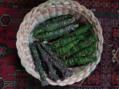 Diverse smudge stick, Huis en Inrichting, Woonaccessoires | Kandelaars en Kaarsen, Nieuw, Minder dan 25 cm, Overige materialen