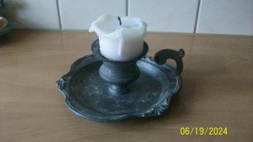 Grote tinnen blaker / kaarsenstandaard beschikbaar voor biedingen