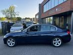BMW 3-serie 320i Executive AUTOMAAT LEDER NAVI PROF SUPER NE, Auto's, Achterwielaandrijving, Euro 6, 4 cilinders, Blauw