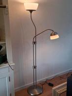 Sfeervolle en praktische stalamp met leeslamp. Melkglas., Huis en Inrichting, Ophalen, Gebruikt, Art nouveaux, Metaal