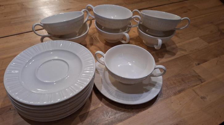 Queens Garden: 7 Soepkommen & 8 Schotels, Huis en Inrichting, Keuken | Servies, Ophalen of Verzenden