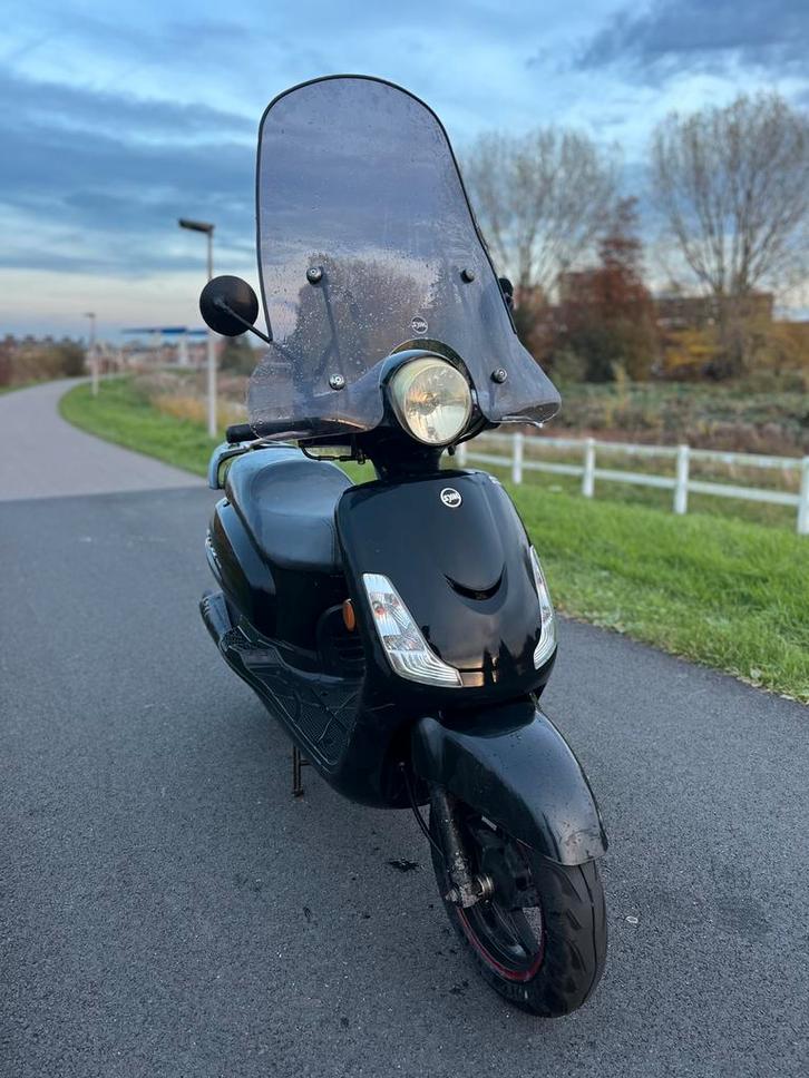 Sym fiddle 2 2019 ~ Eerste eigenaar geel kenteken, Fietsen en Brommers, Scooters | SYM, Zo goed als nieuw, Fiddle, Maximaal 45 km/u