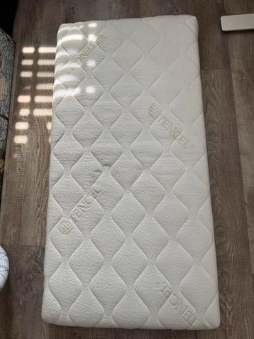 Ledikant matras Tencel en aerosleep topper (+2 hoeslakens) beschikbaar voor biedingen