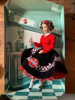 Collector edition Coca Cola Barbie Mattel, Ophalen of Verzenden, Nieuw, Babypop