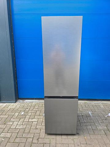 Prachtige ruime en jong-gebruikte Samsung No-Frost koelvries beschikbaar voor biedingen