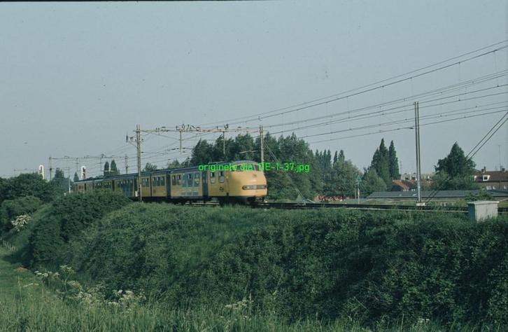de137 Dia - NS diesel-electr - Arnhem - ca 1970-1992, Verzamelen, Spoorwegen en Tramwegen, Gebruikt, Trein, Kaart of Prent, Verzenden