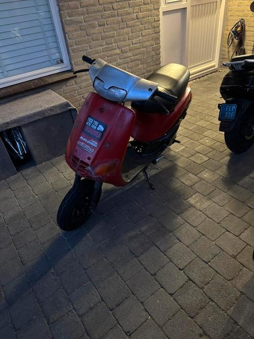 Piaggo zip RST (type 2) + los frame en onderdelen (te ruil), Fietsen en Brommers, Scooters | Piaggio, Zo goed als nieuw, Zip, Ophalen