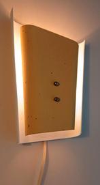 wandlamp, geel/wit, refurbished, vintage, jaren 50/60, Ophalen of Verzenden