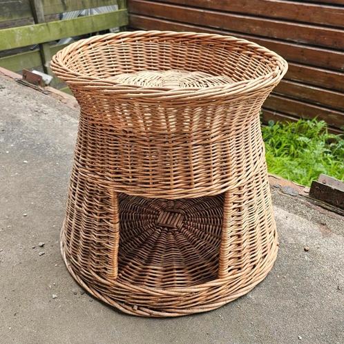 Rieten kattenmand – natuurlijk, stijlvol en comfortabel, Dieren en Toebehoren, Kattenmanden, Gebruikt, Riet, Ophalen of Verzenden