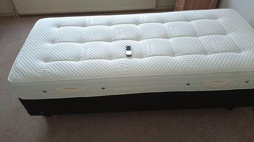 Boxspringbedden en  matrassen, Huis en Inrichting, Slaapkamer | Boxsprings, Zo goed als nieuw, 90 cm, 200 cm, Eenpersoons, Ophalen