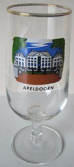 bierglas op voet met opdruk Apeldoorn, Verzamelen, Glas en Borrelglaasjes, Ophalen of Verzenden, Zo goed als nieuw, Bierglas
