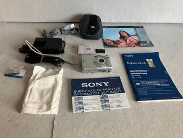 Sony Cyber-shot DSC-W35 silver camera met accu, sd kaart etc beschikbaar voor biedingen