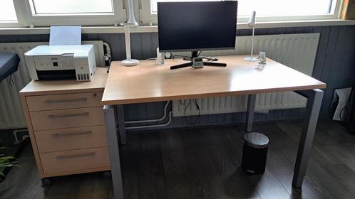 In hoogte verstelbaar bureau 120cm, Huis en Inrichting, Bureaus, Zo goed als nieuw, In hoogte verstelbaar, Ophalen