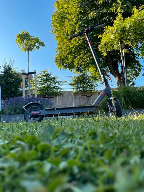 Escooter 350W 30km/u – accu & standaard kapot, Fietsen en Brommers, Steps, Gebruikt, Elektrische step (E-scooter), Ophalen of Verzenden