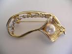 Een mooie Goudkleurige Broche met Faux Parel en Strass, Verzenden, Overige materialen, Broche